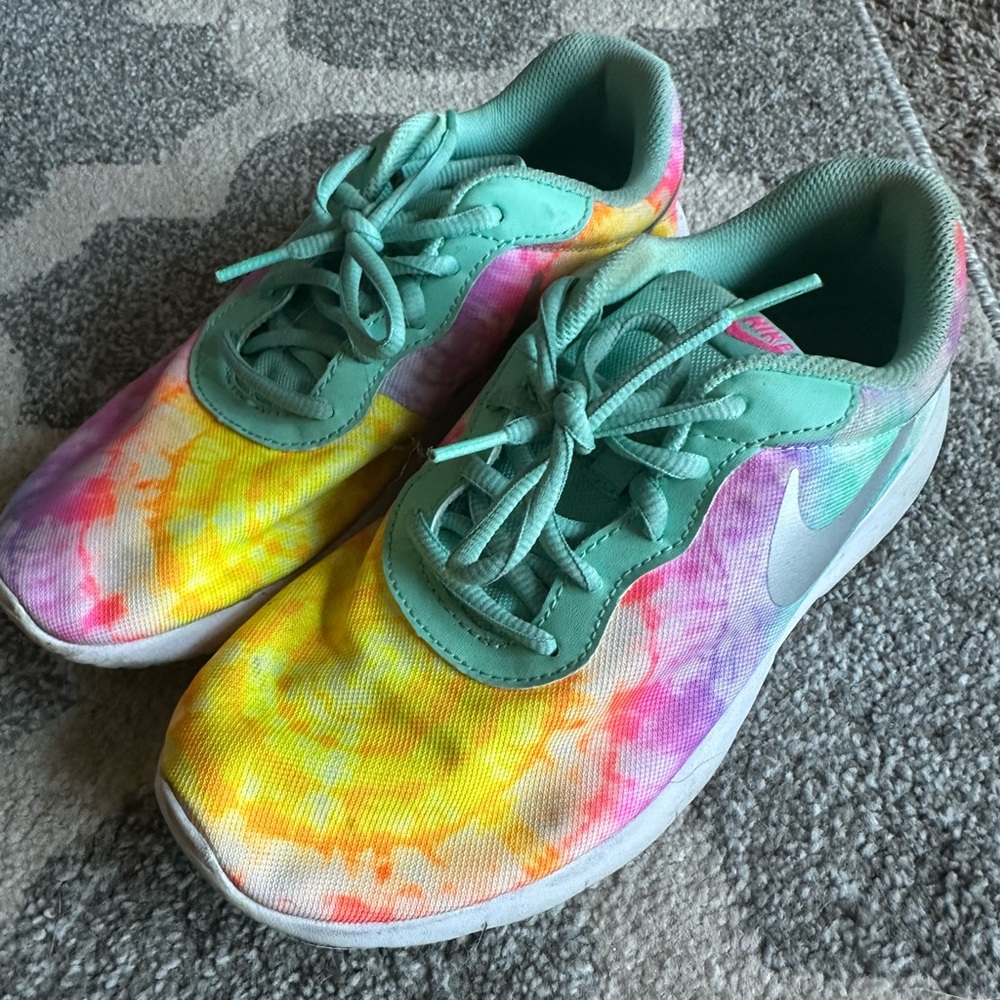Nike Kids Sneakers in Tie-Dye Pastel